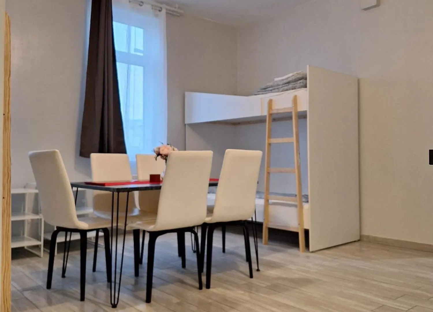Betariel'Com Donau Zentrum Viena 0*,